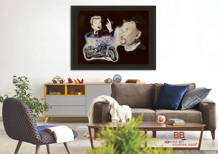 cadre-johnny-hallyday Tableau de 2 portraits de Johnny Hallyday et d'une Harley bleue accroché sur le mur d'un salon