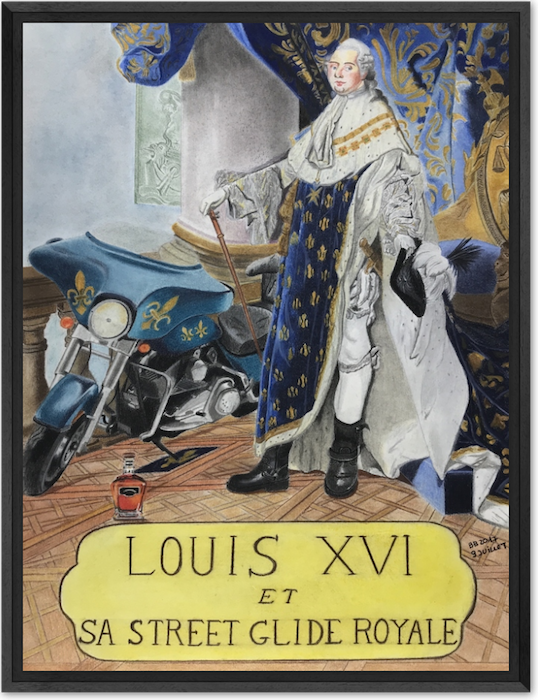 Tableau représentant Louis XVI en costume de sacre et posant aux cotés d'une moto Harley Street Glide, encadré dans une caisse américaine en bois veiné noir
