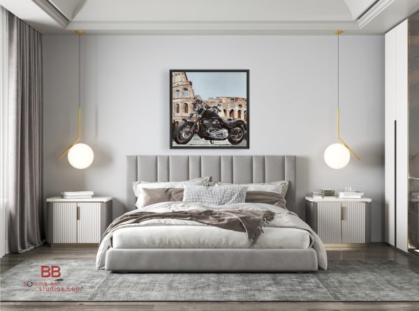 Softail Slim Colosseo - Peinture à l'huile d'un Softail Slim devant le Colisée de Rome par BB - Caisse américaine - Mis en situation dans une chambre à coucher.