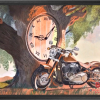Time Flies - Paysage onirique montrant une Harley-Davidson auprès d'un arbre dans lequel est insérée une horloge géante - Crayons de couleur sur papier Clairefontaine par l'artiste BB - 40 x 30 cm - Caisse américaine noire.