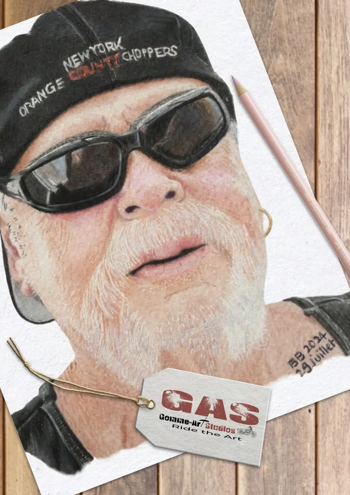 portraits-mythiques-paul-teutul-senior-crayons-de-couleur-gomme-art-studios-29juil2024 Paul Teutul Senior - Portrait aux crayons de couleur par l'artiste BB de Gomme-art Studios - 10 x 14 cm.