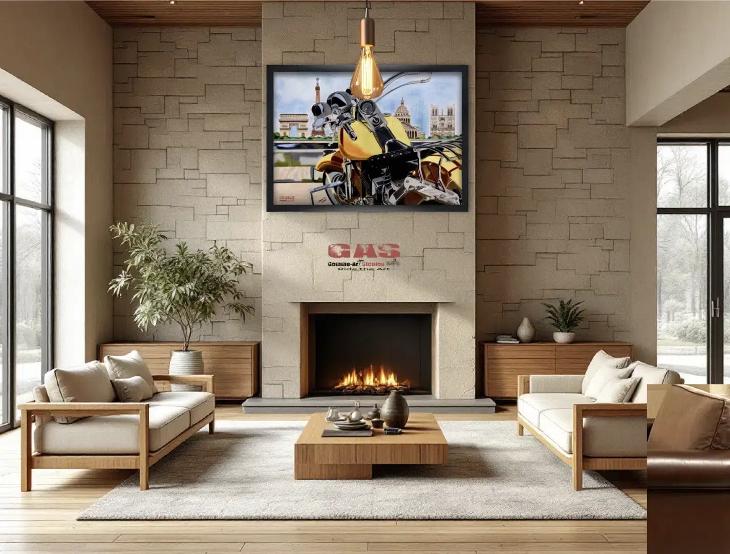 harley-paris-hog-11oct2022-mise-en-situation-gomme-art-studios - V2 Tableau en format paysage représentant Harley-Davidson face à la Seine et aux monuments de Paris (Arc de Triomphe, Tour Eiffel, Notre-Dame, Panthéon). Crayons de couleur. Tableau accroché au mur d'un salon et mis en valeur par un cadre noir. Réalisation du tableau par l'artiste BB de Gomme-art Studios.