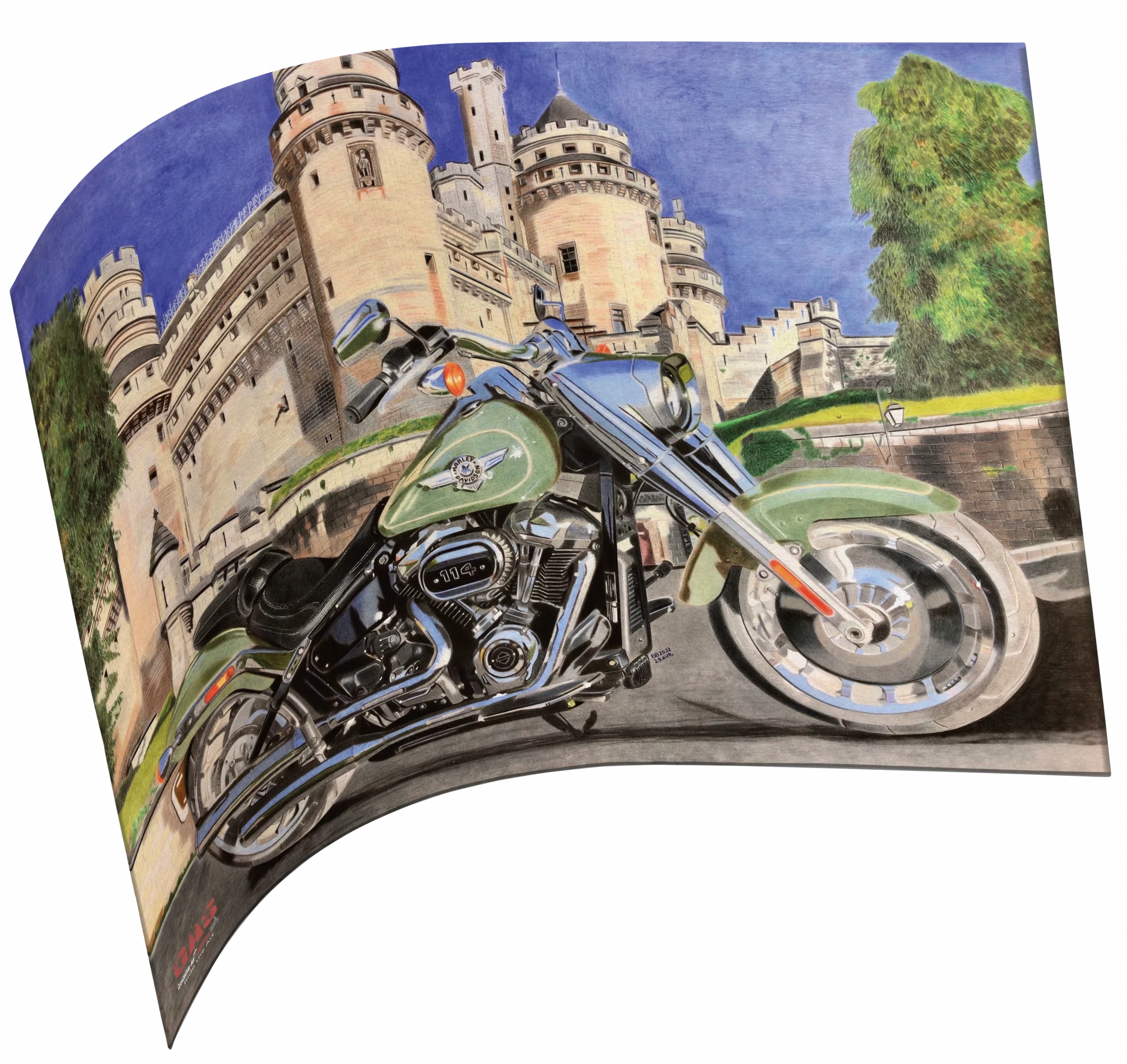 harley-fatboy-pierrefonds-29avr2022-hahnemuhle-gomme-art-studios Tableau au format paysage représentant un Fatboy Harley-Davidson devant le château de Pierrefonds. Crayons de couleur. Reproduction sur papier Hahnemühle. Réalisation du tableau par l'artiste BB de Gomme-art Studios.